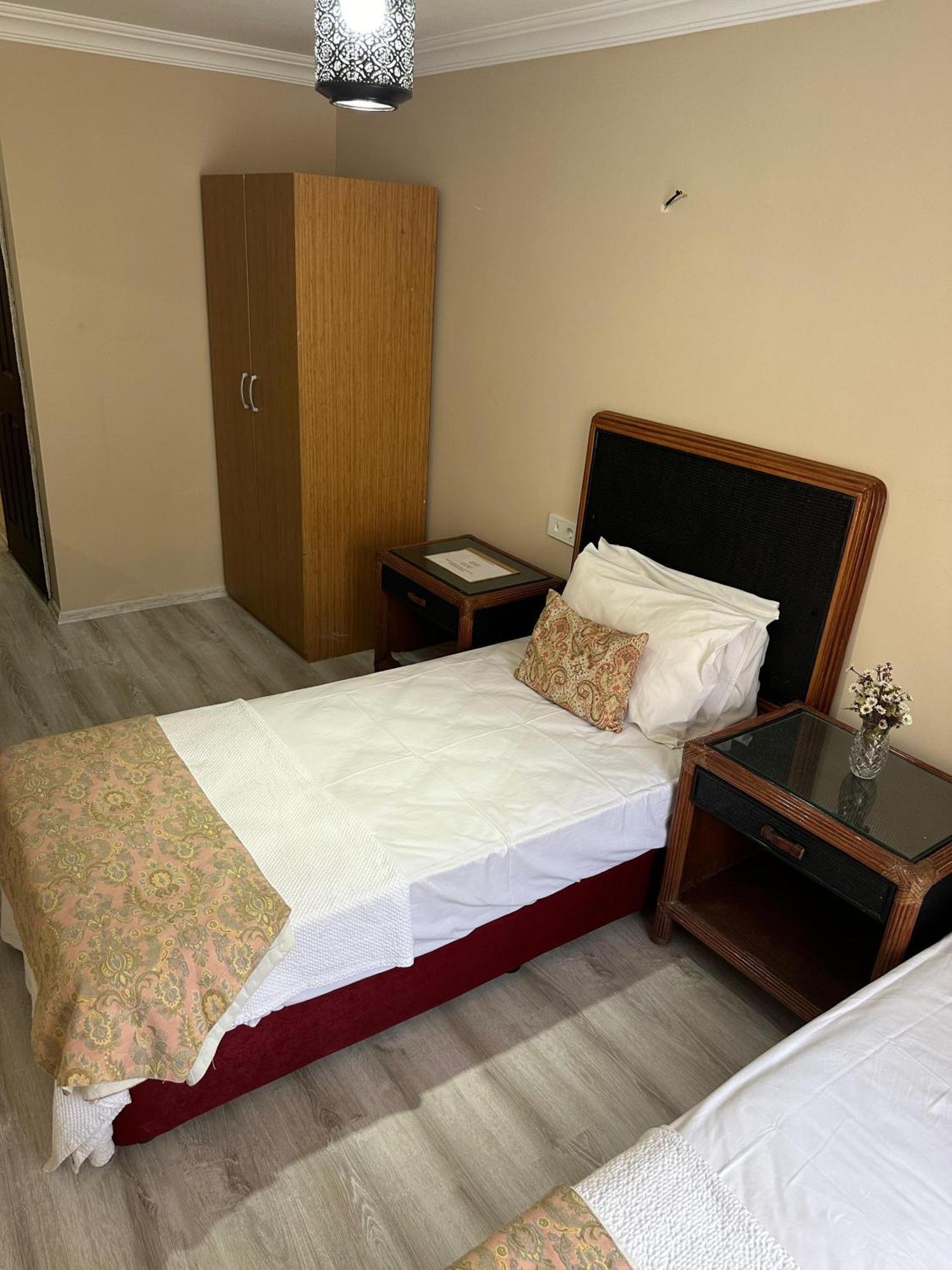 Loost Town Inn Hotel Antalya Extérieur photo
