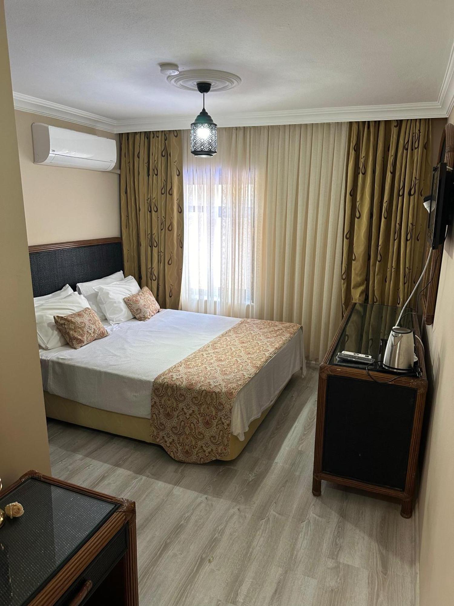 Loost Town Inn Hotel Antalya Extérieur photo