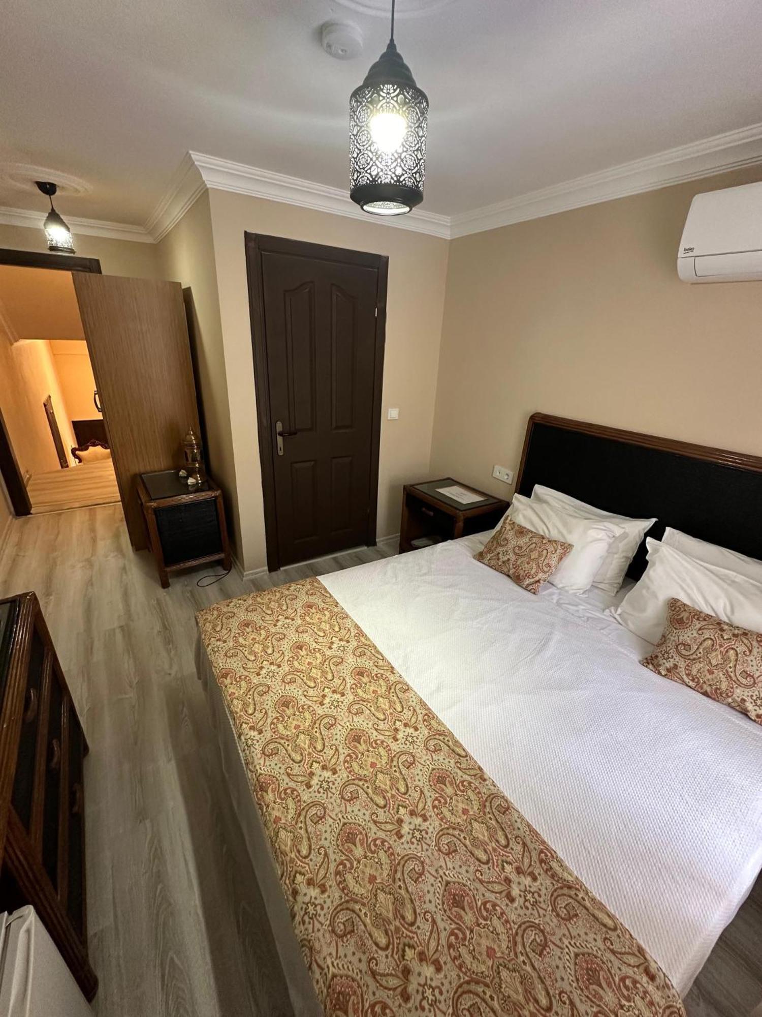 Loost Town Inn Hotel Antalya Extérieur photo